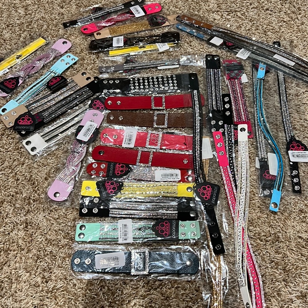 Paparazzi lot of 18 Snap bracelets NWT Randomly Chosen Mystery Box